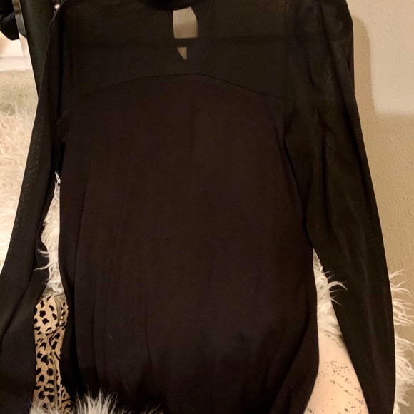 NWT, INC TOP. RHINESTONE BUTTONS. SHEER SLEEVES💕GREAT GIFT. - Picture 8 of 13